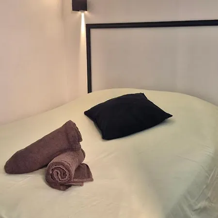 Superbe T2 Mezzanie, 200m Du Village Naturiste, Clim, Wifi, Piscine