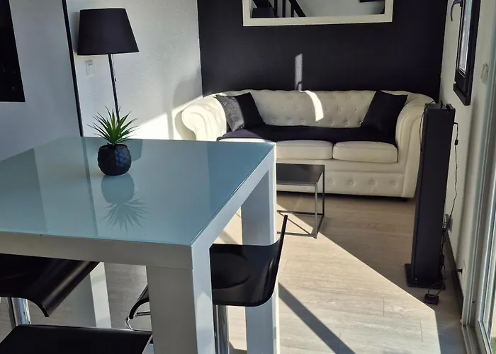 Appartamento Superbe T2 Mezzanie, 200m Du Village Naturiste, Clim, Wifi, Piscine Agde