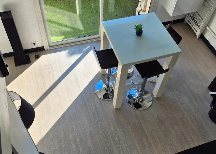 Superbe T2 Mezzanie, 200m Du Village Naturiste, Clim, Wifi, Piscine * Agde